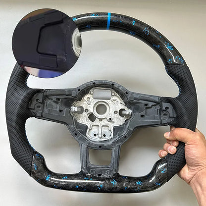 Volant Volkswagen en carbone forgé bleu véritable – Finition performance premium (Golf 7 & 7.5)