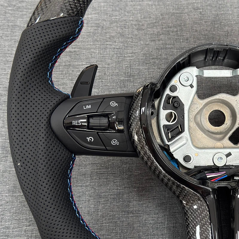 Volant BMW en fibre de carbone – Finition premium pour plateformes F & E