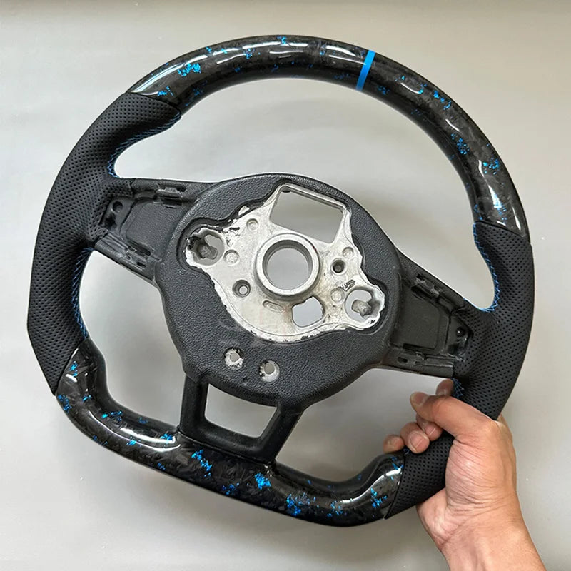 Volant Volkswagen en carbone forgé bleu véritable – Finition performance premium (Golf 7 & 7.5)
