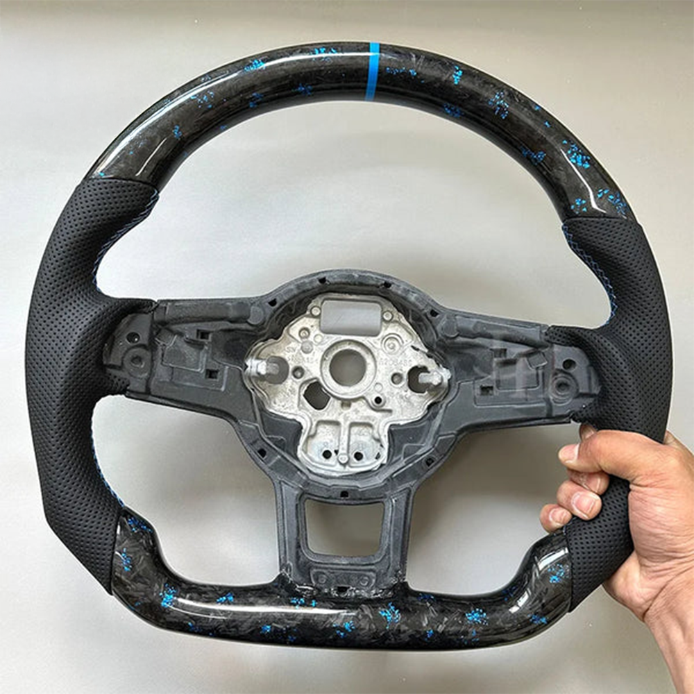 Volant Volkswagen en carbone forgé bleu véritable – Finition performance premium (Golf 7 & 7.5)